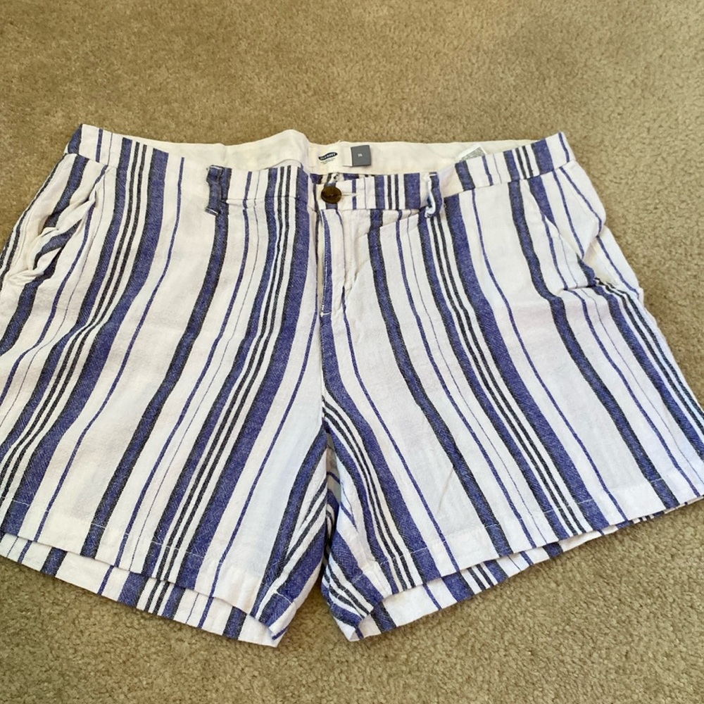Striped Linen blend shorts